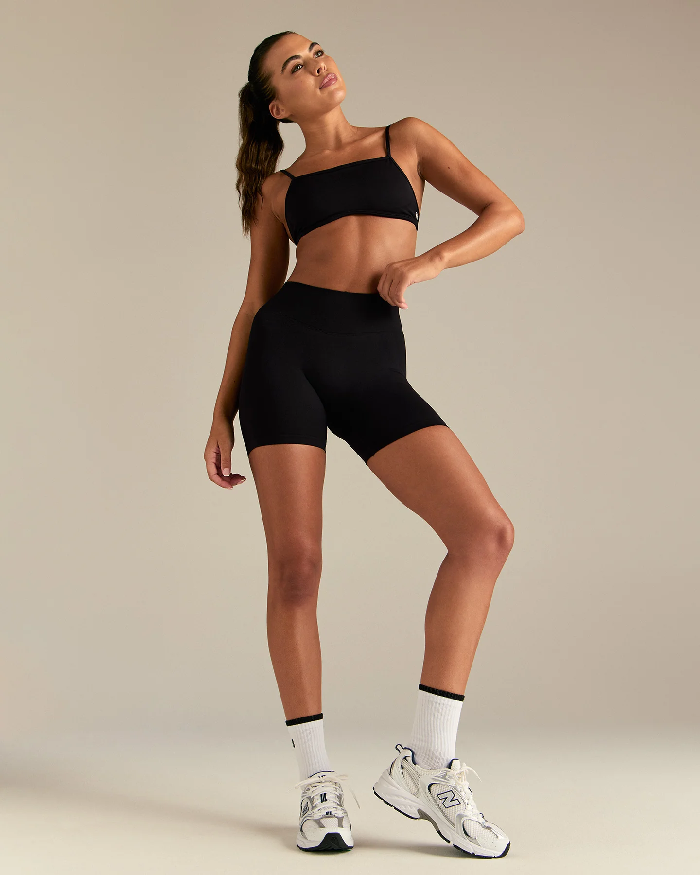 Emphasize Mid Waist 5" Shorts | Black - Image 2
