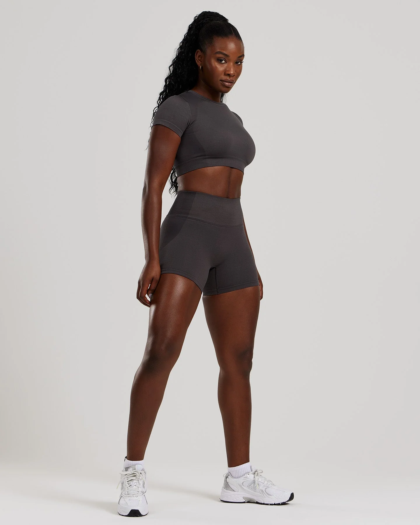 Motion Seamless Short Sleeve Crop Top | Graphite - Image 6